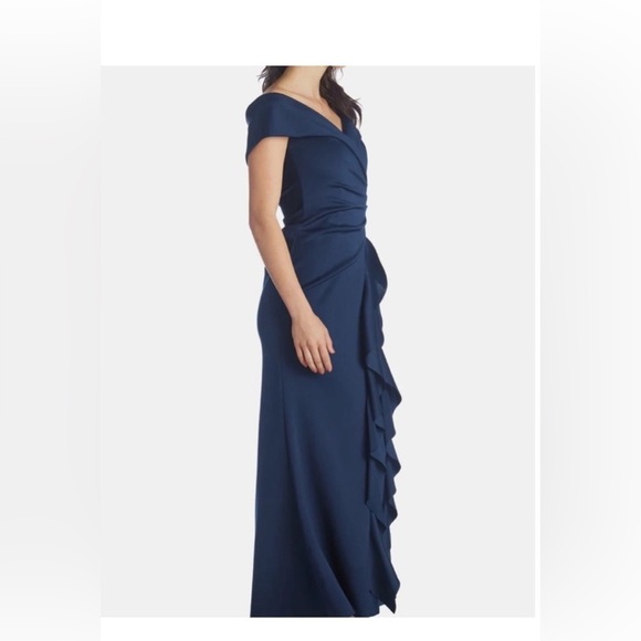 sachin and babi light blue dress Modest Off-White Maxi Dress with V-Neck for Elegant Style
